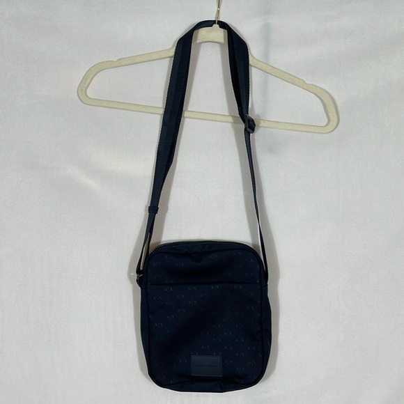 Armani Exchange Crossbody Bag NWOT Navy Small Logo Print - Picture 1 of 11